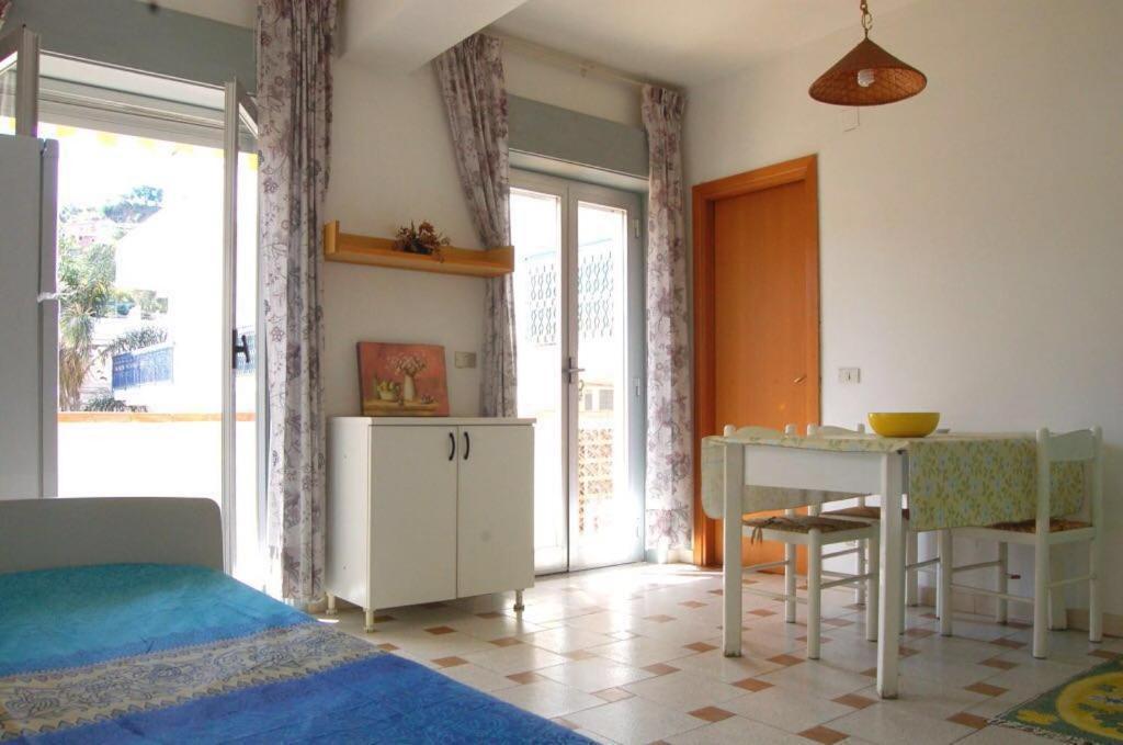 Le Zagare Apartments Sant'Alessio Siculo Eksteriør billede
