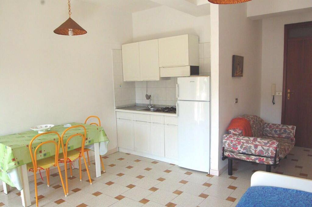 Le Zagare Apartments Sant'Alessio Siculo Eksteriør billede