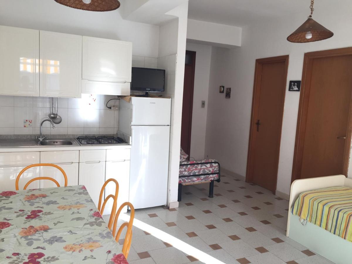 Le Zagare Apartments Sant'Alessio Siculo Eksteriør billede