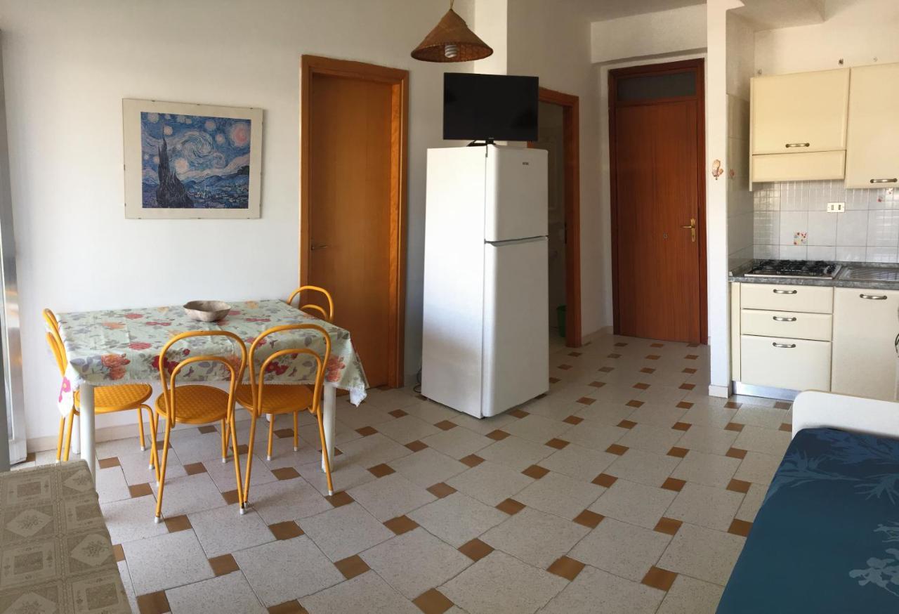 Le Zagare Apartments Sant'Alessio Siculo Eksteriør billede
