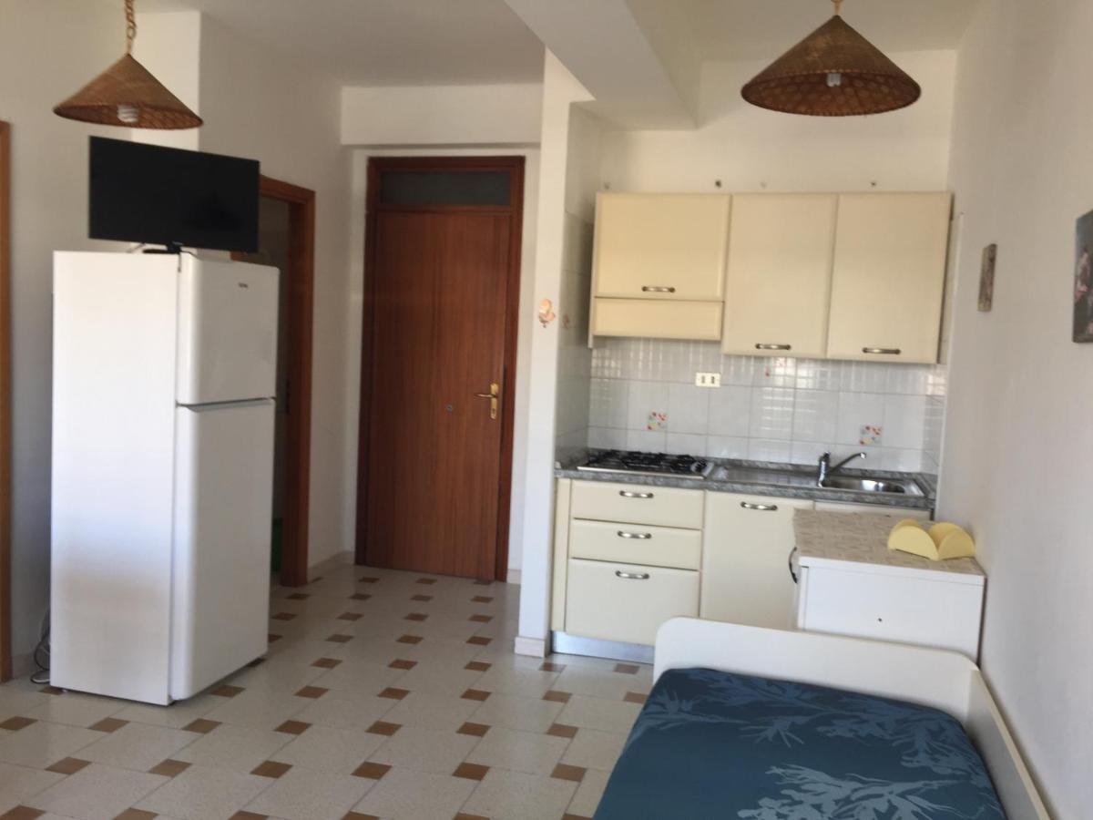 Le Zagare Apartments Sant'Alessio Siculo Eksteriør billede
