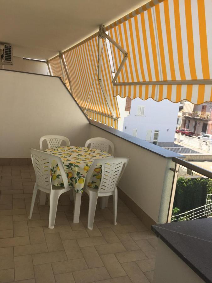 Le Zagare Apartments Sant'Alessio Siculo Eksteriør billede