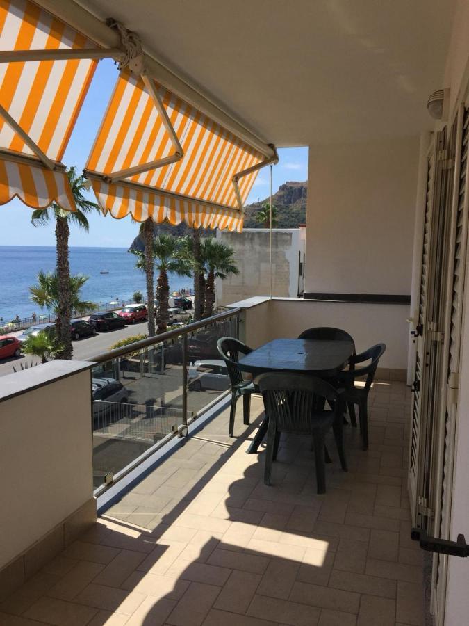 Le Zagare Apartments Sant'Alessio Siculo Eksteriør billede