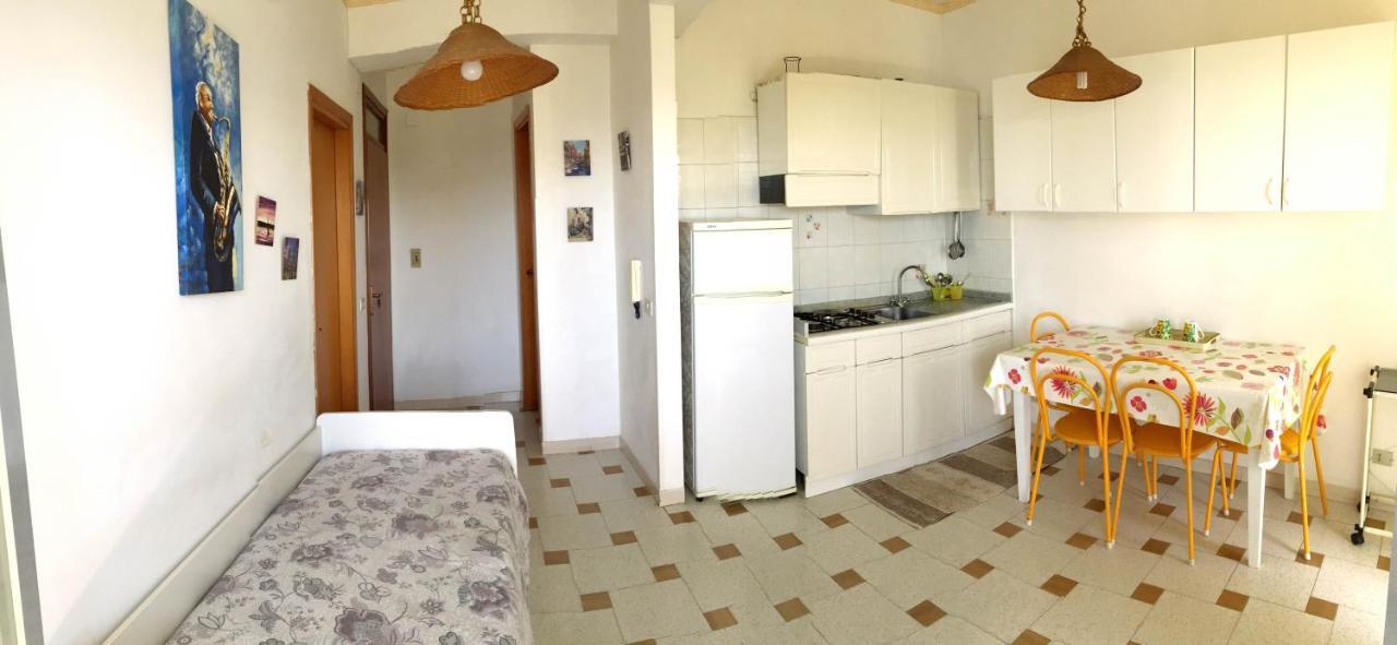 Le Zagare Apartments Sant'Alessio Siculo Eksteriør billede
