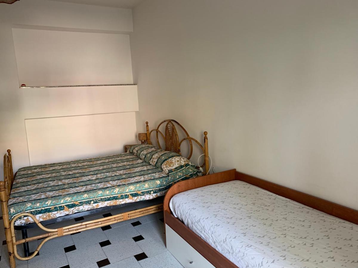 Le Zagare Apartments Sant'Alessio Siculo Eksteriør billede